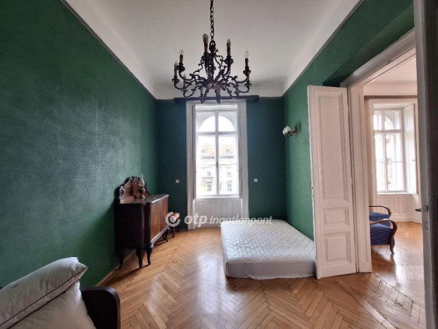 Eladó téglalakás, Budapesten, VIII. kerületben 124 M Ft