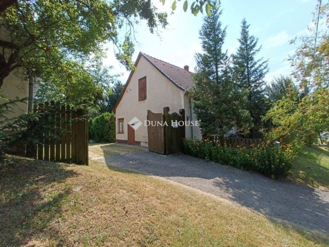 Eladó családi ház, Bakonybélben 89.9 M Ft, 4 szobás