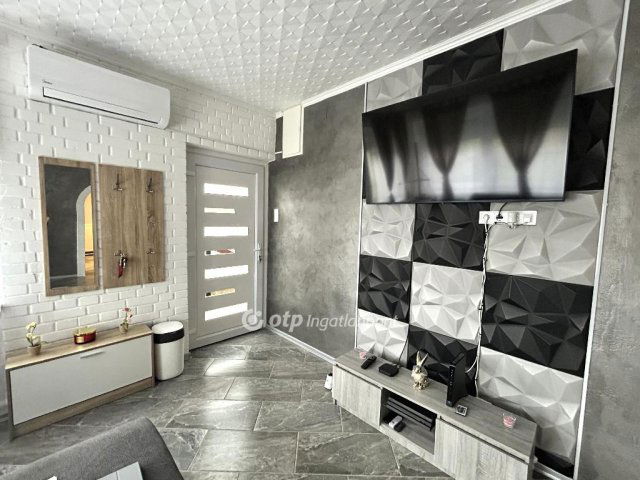 Eladó családi ház, Pincehelyen 45 M Ft, 2+1 szobás