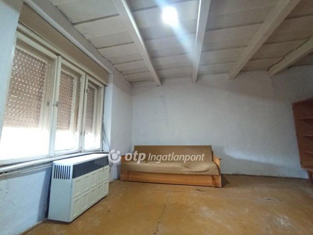 Eladó családi ház, Adácson 9.299 M Ft, 2 szobás