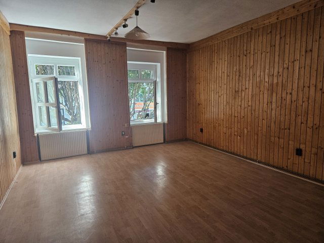 Eladó téglalakás, Pápán 21.9 M Ft, 1 szobás