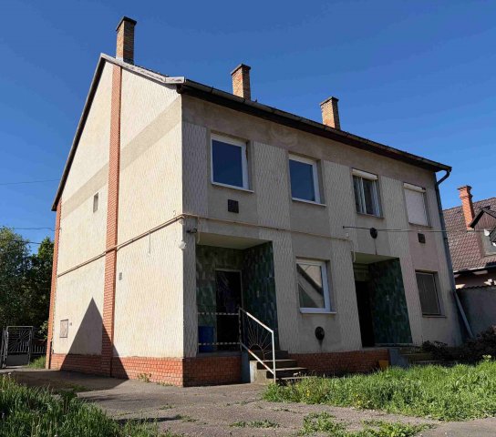 Eladó ikerház, Szegeden, Fürj utcában 160.15 M Ft, 1+1 szobás