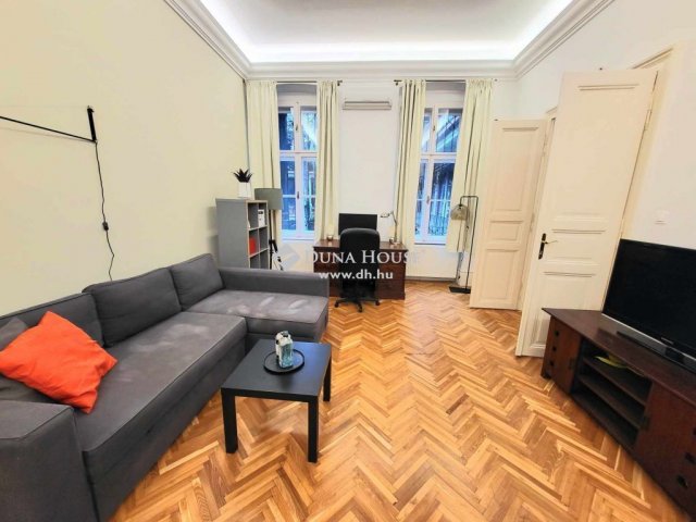 Eladó téglalakás, Budapesten, VI. kerületben 160 M Ft, 3 szobás