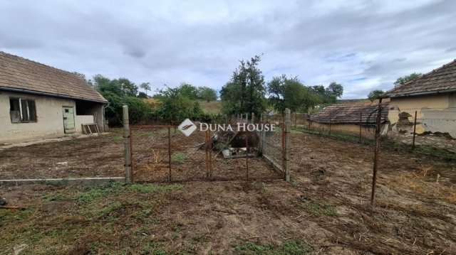 Eladó családi ház, Sárbogárdon 17.9 M Ft, 2 szobás