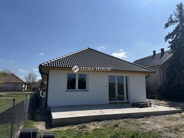 Eladó családi ház, Hernádon 85 M Ft, 5 szobás