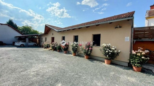 Eladó családi ház, Szentgotthárdon 129.9 M Ft, 5 szobás