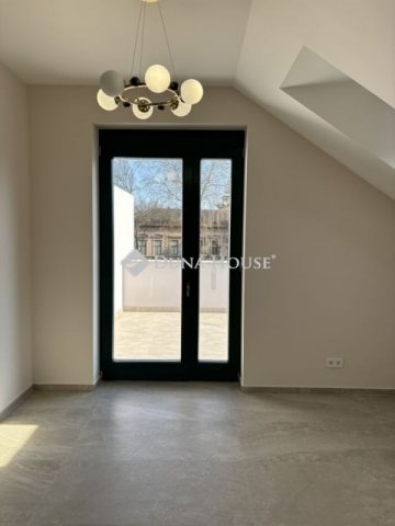 Eladó téglalakás, Kecskeméten 99 M Ft, 2 szobás