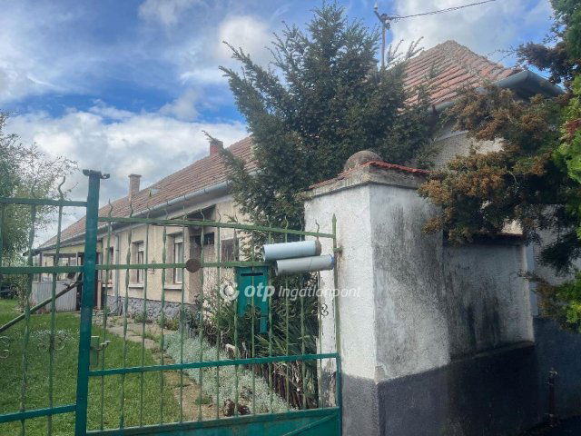 Eladó családi ház, Gyepükajánon 15 M Ft, 3 szobás