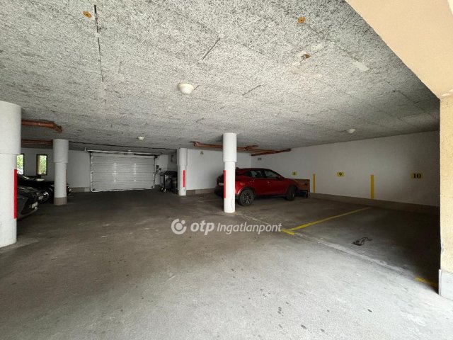 Eladó garázs, Siófokon 9 M Ft / költözzbe.hu