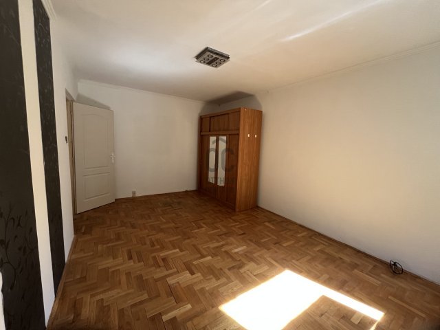 Eladó panellakás, Tatabányán 47.9 M Ft, 4 szobás