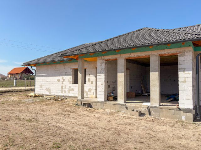 Eladó ikerház, Balatonszabadiban 94.9 M Ft, 4 szobás