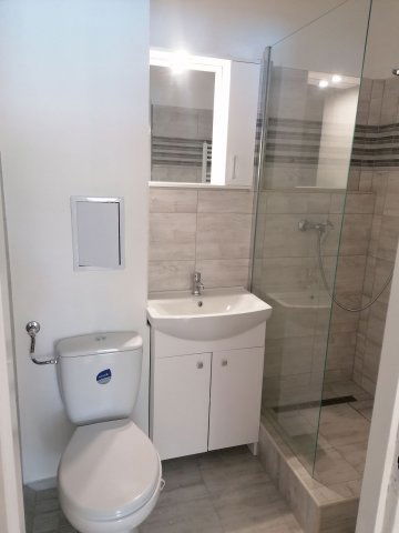 Kiadó panellakás, albérlet, Ajkán, József Attila utcában