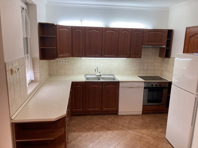 Eladó családi ház, Tatabányán 138 M Ft, 4 szobás