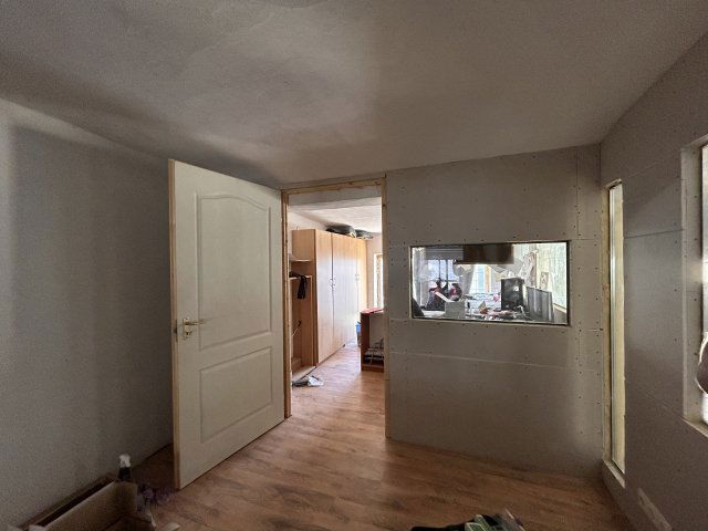Kiadó ipari ingatlan, Komáromban 350 E Ft / hó