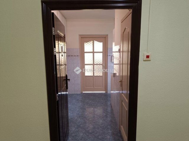 Eladó panellakás, Kecskeméten 32.9 M Ft, 1 szobás