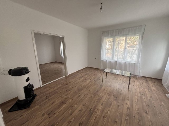 Eladó családi ház, Gödön 90 M Ft, 3 szobás