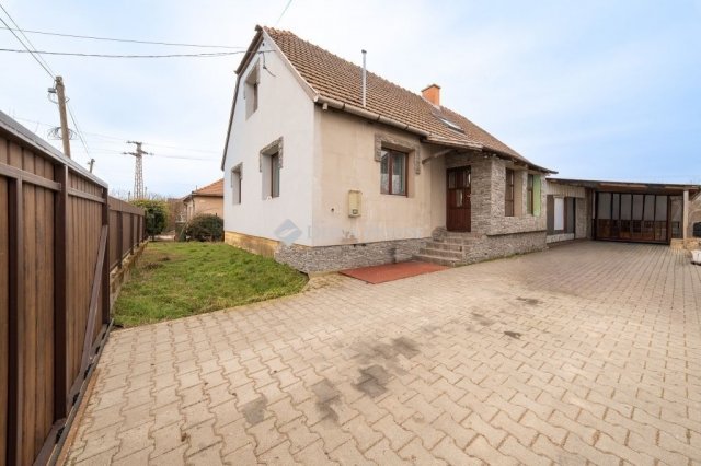Eladó családi ház, Emődön 51 M Ft, 4 szobás