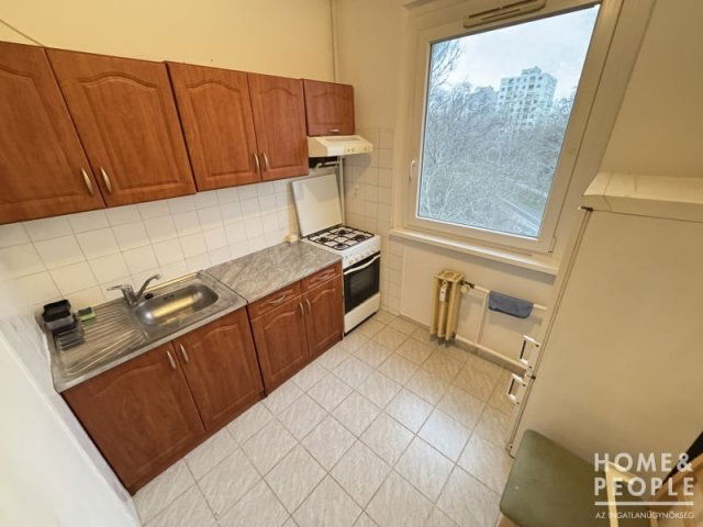 Eladó téglalakás, Szegeden 51 M Ft, 2+1 szobás