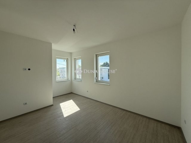 Eladó ikerház, Budapesten, XVIII. kerületben 130 M Ft, 3 szobás