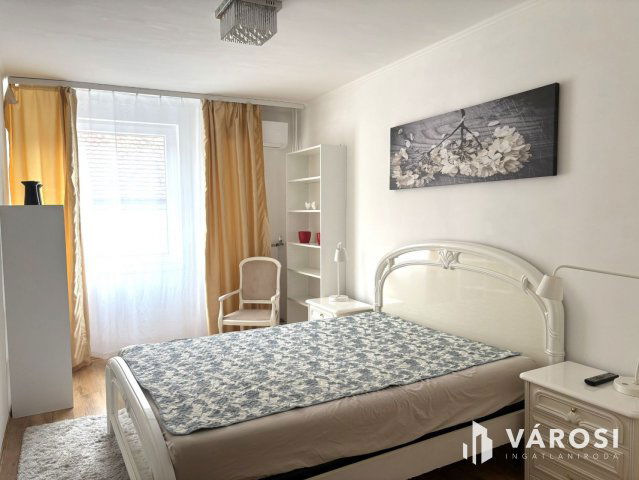 Kiadó panellakás, albérlet, Budapesten, V. kerületben, 3 szobás