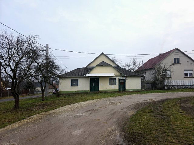 Eladó családi ház, Sajószentpéteren 19.9 M Ft, 2 szobás