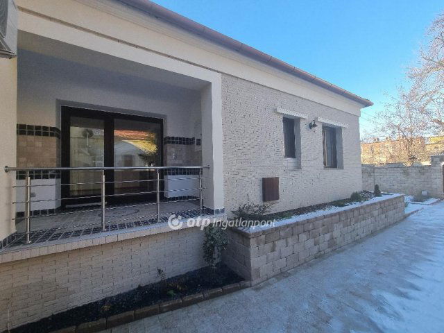 Eladó családi ház, Pápán 119 M Ft, 3+1 szobás