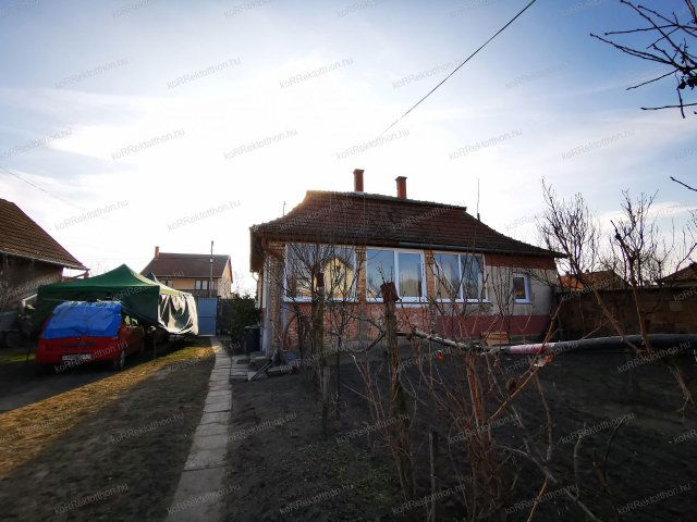 Eladó családi ház, Jászfelsőszentgyörgyön, Fő úton 18.9 M Ft
