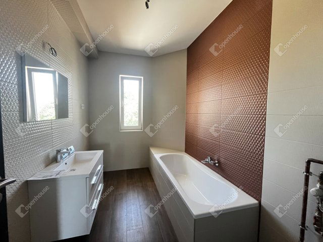 Eladó sorház, Debrecenben 134.99 M Ft, 4 szobás