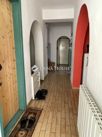 Eladó családi ház, Heréden 65 M Ft, 6 szobás