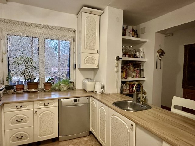 Eladó családi ház, Székesfehérvárott 85 M Ft, 4 szobás