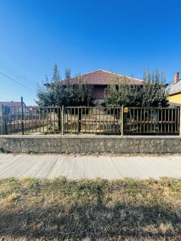 Eladó téglalakás, Martfűn 21.9 M Ft, 2+1 szobás