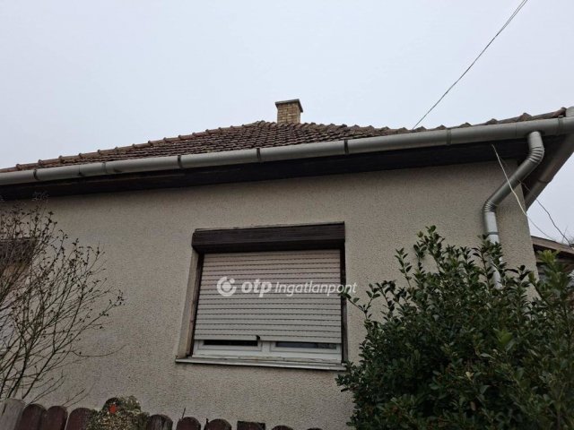 Eladó családi ház, Hajdúböszörményen 42 M Ft, 2 szobás
