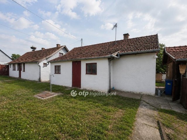 Eladó családi ház, Derecskén 10 M Ft, 2+1 szobás