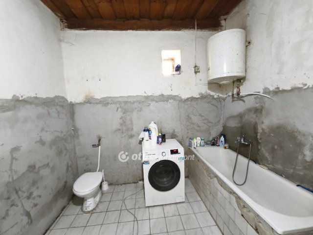 Eladó családi ház, Karácsondon 21 M Ft, 2 szobás