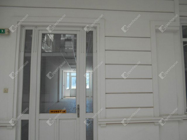 Eladó üzlethelyiség, Zalaegerszegen 42 M Ft