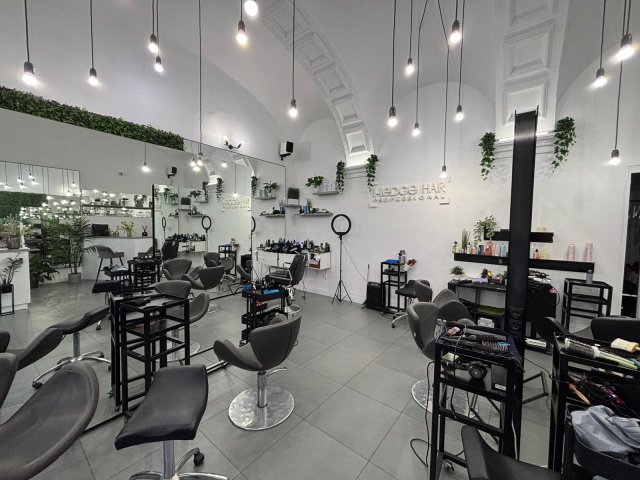 Eladó üzlethelyiség, Budapesten, V. kerületben, Nádor utcában