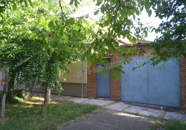 Eladó családi ház, Cegléden 52.9 M Ft, 3 szobás