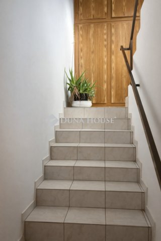 Eladó családi ház, Cserkeszőlőn 59.9 M Ft, 4 szobás