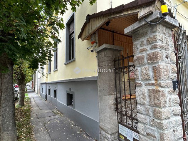 Eladó családi ház, Keszthelyen 112 M Ft, 4 szobás