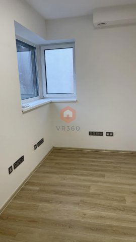 Kiadó ipari ingatlan, Pécsett, Sáfrány utcában 450 E Ft / hó