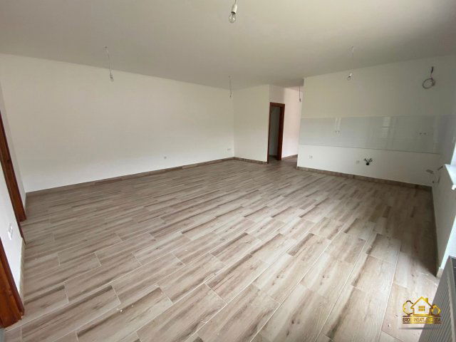 Eladó ikerház, Dunavarsányban 90 M Ft, 5 szobás