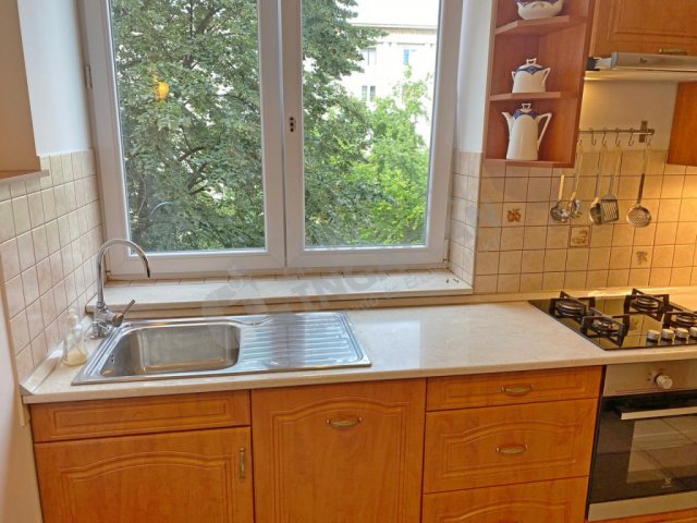 Kiadó téglalakás, albérlet, V. kerületben, Honvéd téren