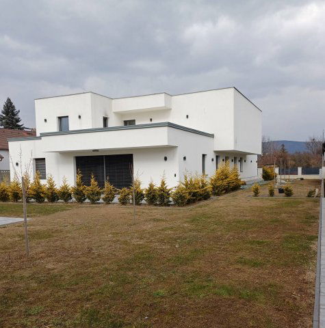 Eladó családi ház, Pilisvörösváron 240 M Ft, 6 szobás