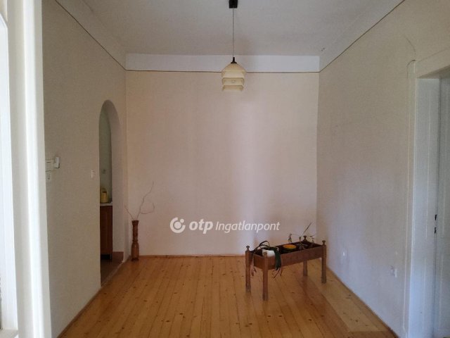 Eladó családi ház, Adácson 26 M Ft, 2+1 szobás