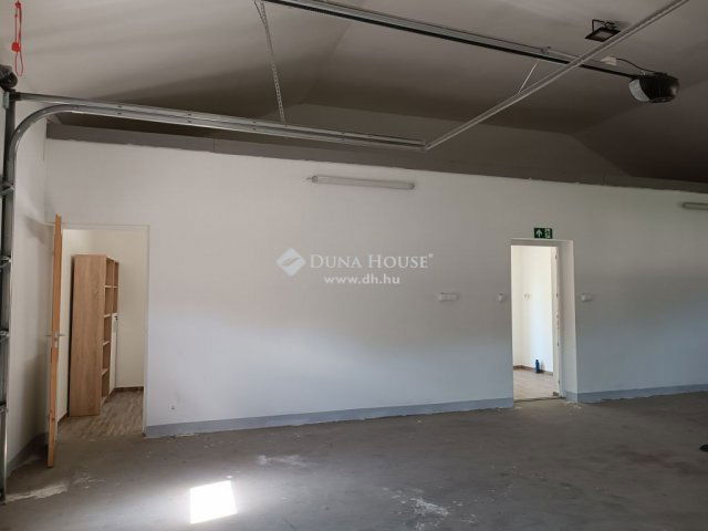 Eladó ipari ingatlan, Pilismaróton 89.99 M Ft