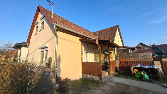 Eladó sorház, Szigethalmon 59.5 M Ft, 3 szobás