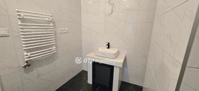 Eladó családi ház, Debrecenben 180 M Ft, 3 szobás