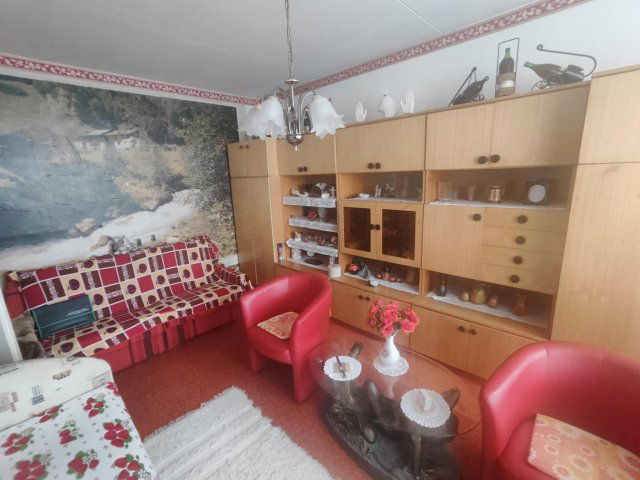 Eladó panellakás, Szegeden 45.9 M Ft, 1+1 szobás