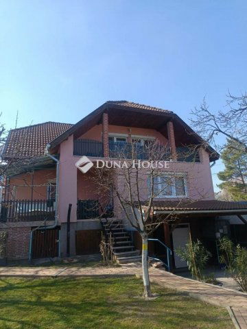 Eladó családi ház, Balatonalmádiban 204 M Ft, 5 szobás