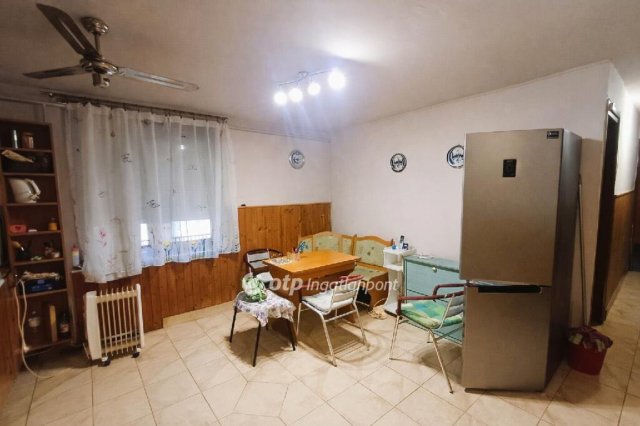 Eladó téglalakás, Tökölön 57.9 M Ft, 2+1 szobás